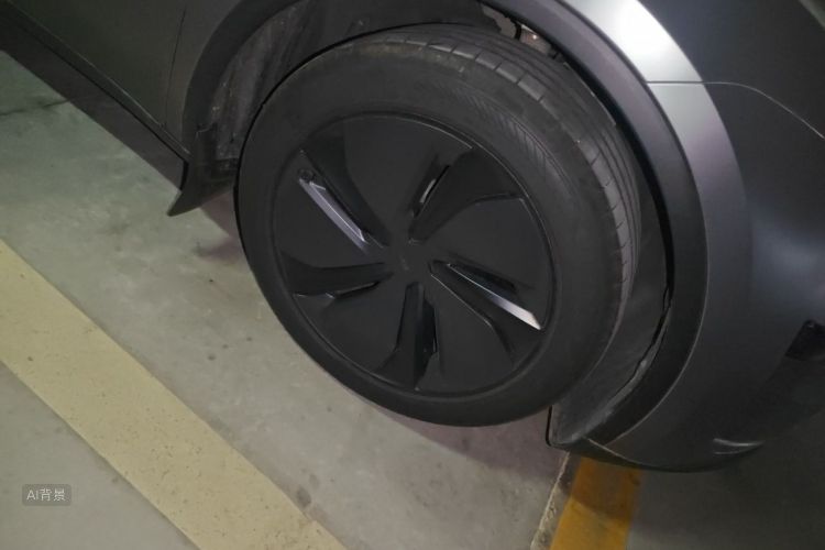 Tesla Model Y 2025 #9 Tesla Model Y 2025 car image #9