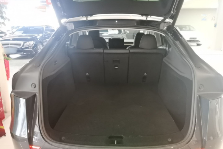 Tesla Model Y 2025 #19 Tesla Model Y 2025 car image #19