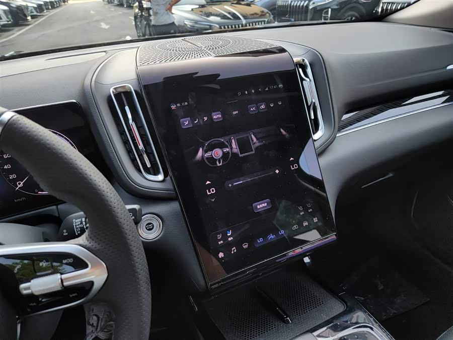 HongQi HS3 PHEV 2024 #33 HongQi HS3 PHEV 2024 car image #33