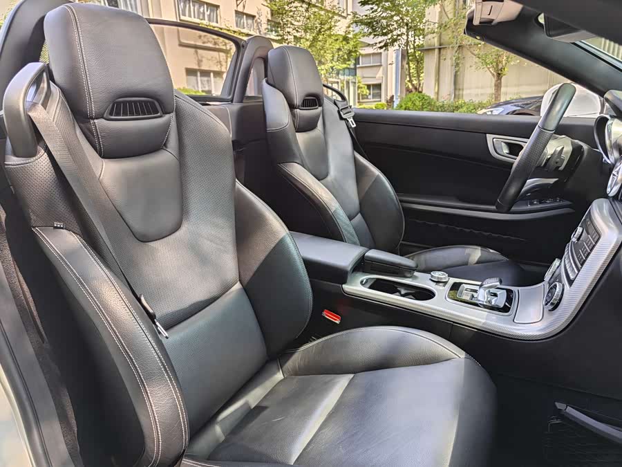Mercedes-Benz SLC Class 2017 car image #33