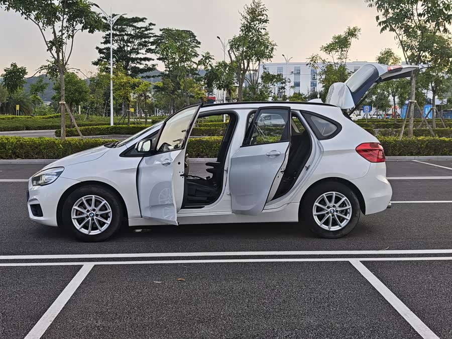 BMW 2 Series Tourer 2018 car image #33