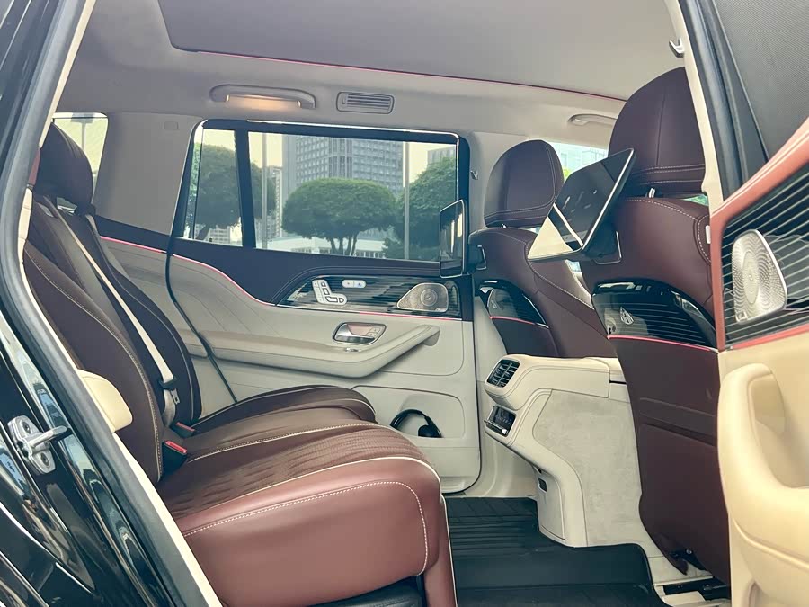 Mercedes-Benz Maybach GLS 2024 صورة سيارة #33