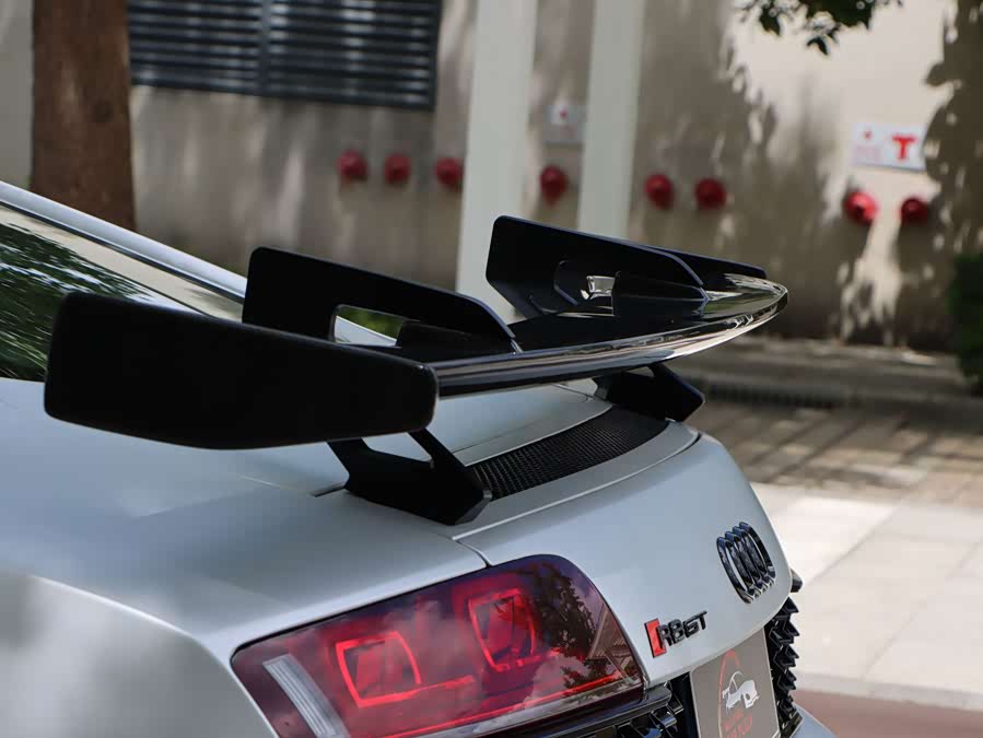 Audi R8 2012 immagine di auto #33