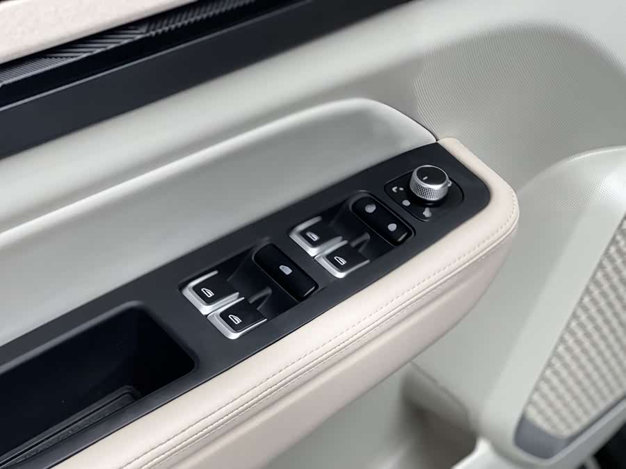 GEELY Monjaro MHEV 2023 car image #33