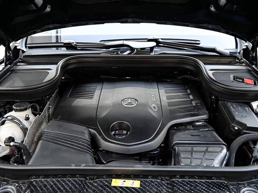 Mercedes-Benz Maybach GLS 2024 imagen de coche #33