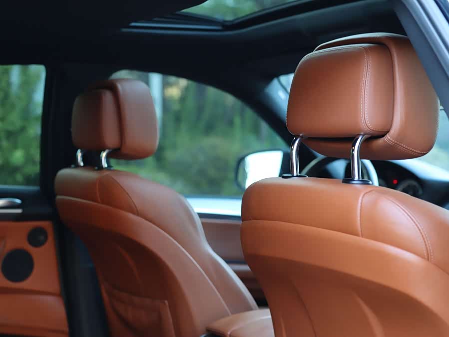 BMW X6 M 2012 car image #33