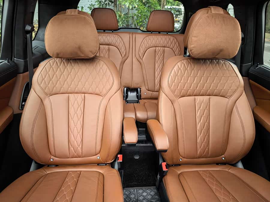 BMW X7 M60i 2023 #33 BMW X7 M60i 2023 car image #33