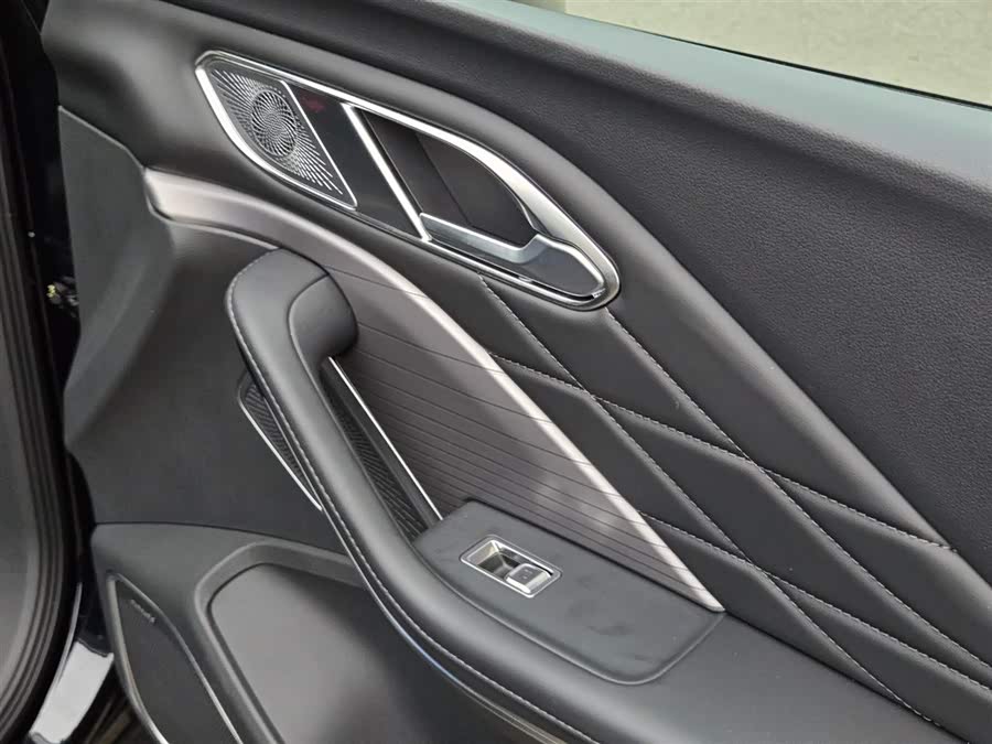 HongQi HS7 PHEV 2024 #33 HongQi HS7 PHEV 2024 car image #33