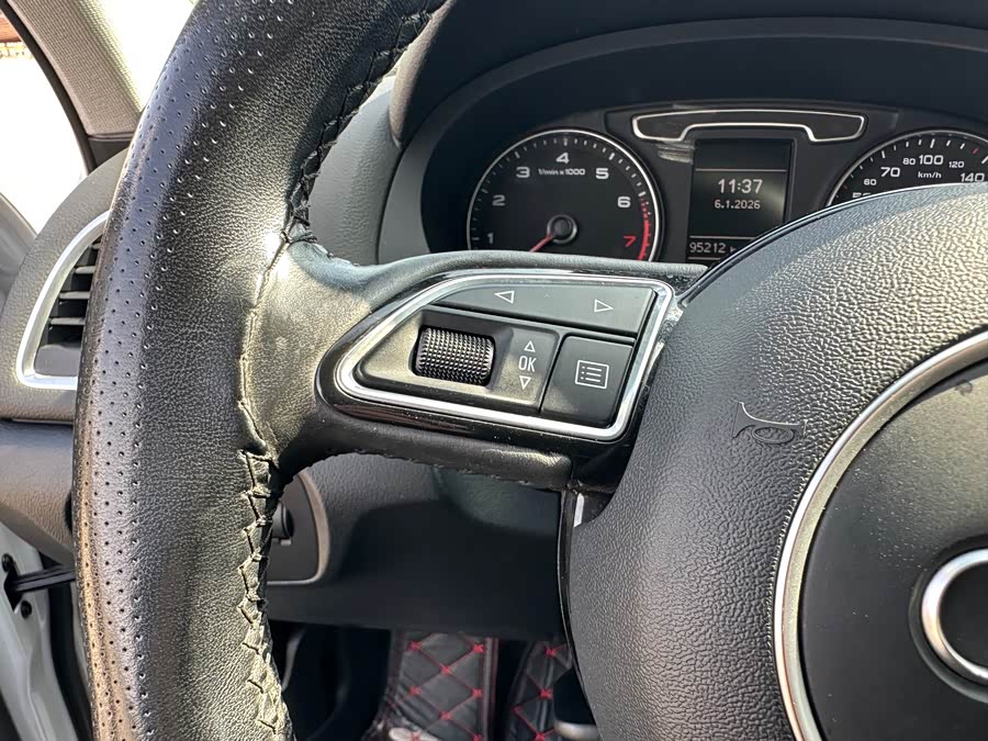 Audi Q3 2015 صورة سيارة #33