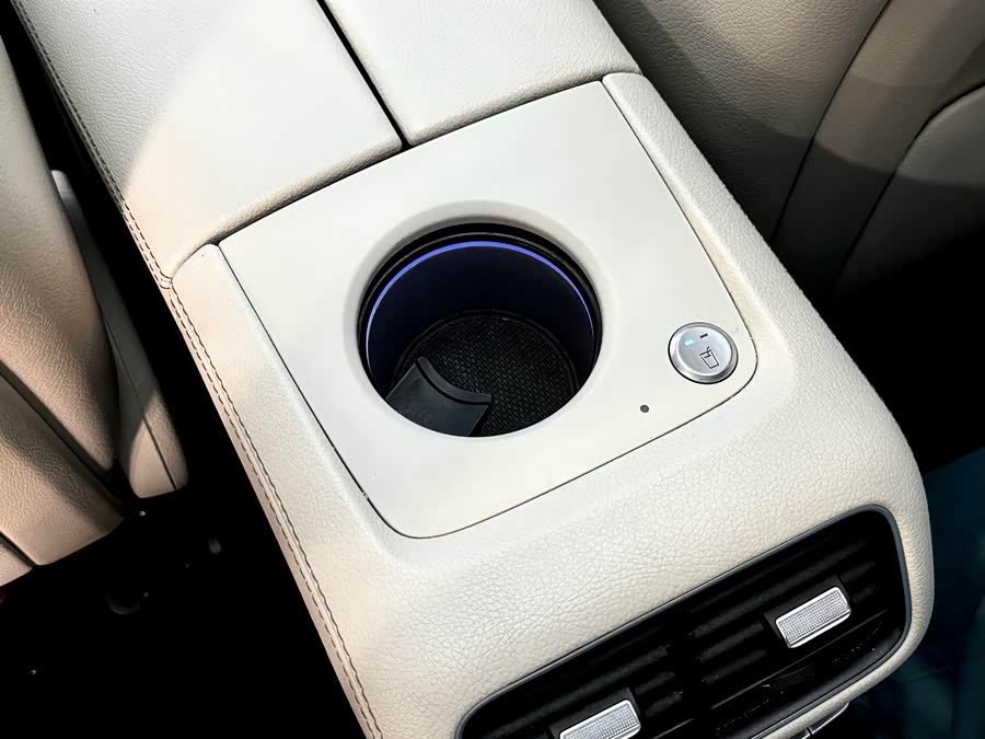 Mercedes-Benz GLS Class 2021 car image #33