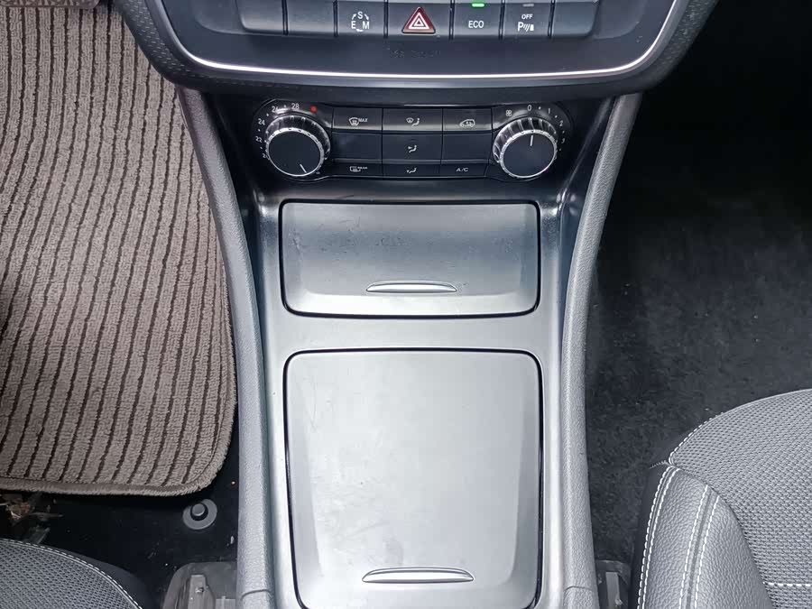 Mercedes-Benz A Class (Imported) 2014 #33 Mercedes-Benz A Class (Imported) 2014 car image #33