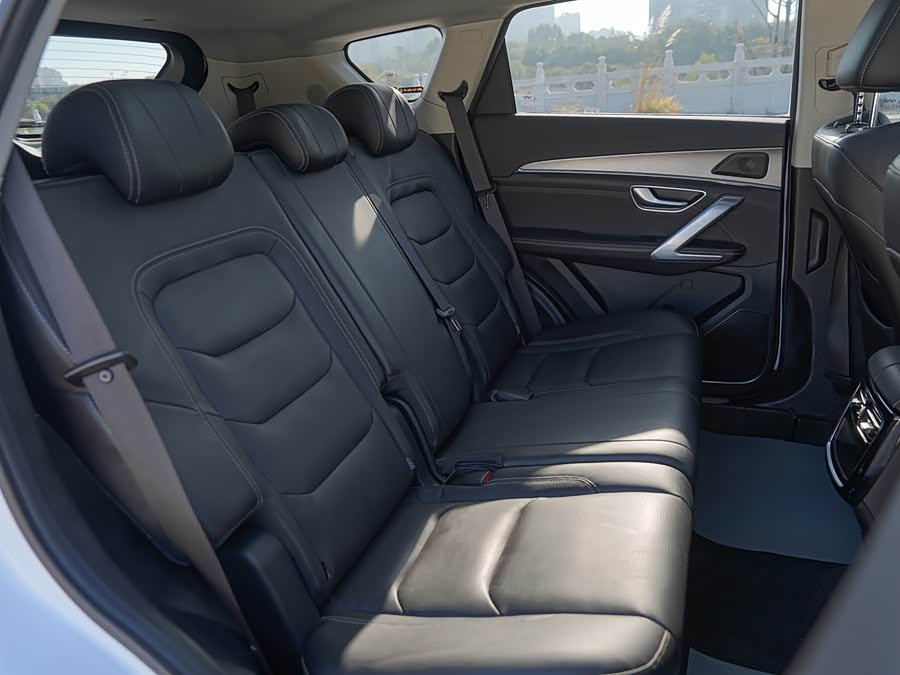 Jetour X70 PLUS 2025 car image #33