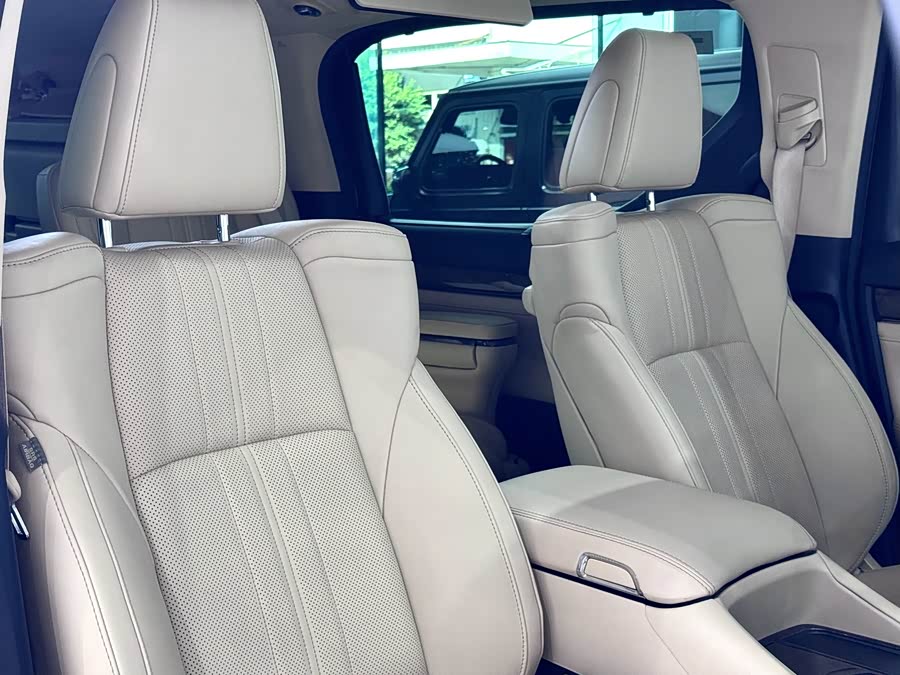 Toyota Vellfire 2023 car image #33