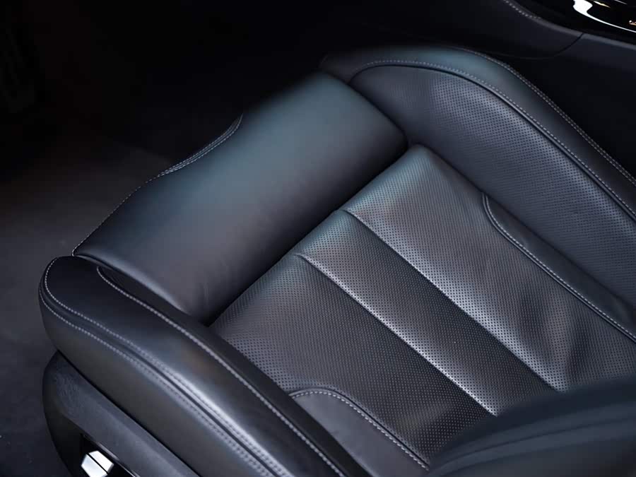 BMW M5 2022 صورة سيارة #33