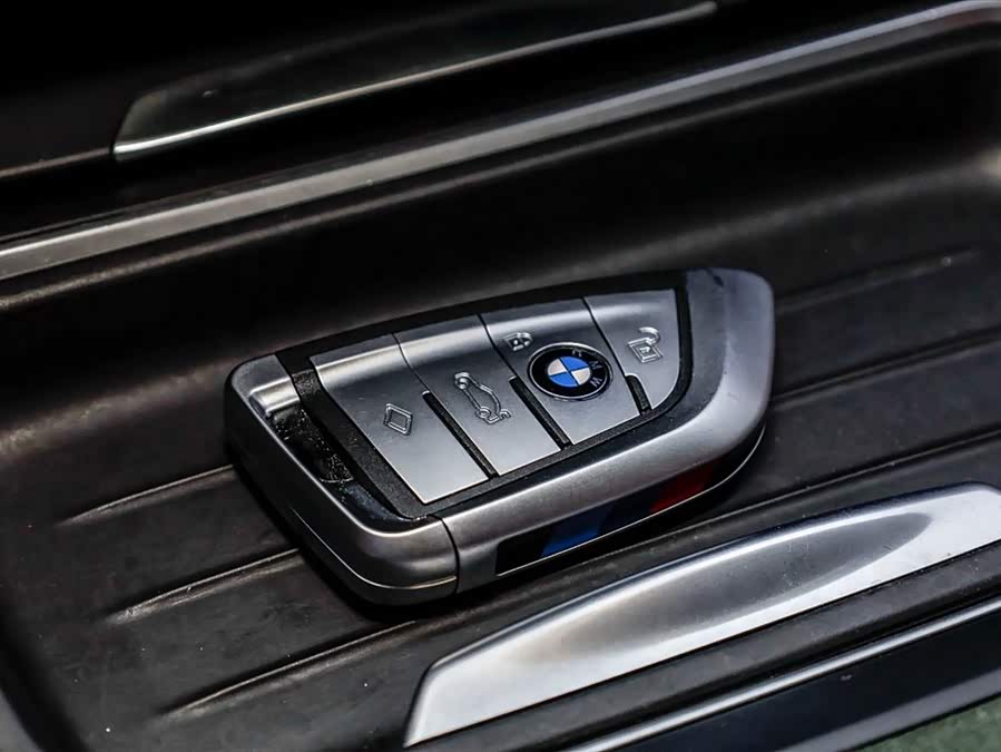 BMW M4 2017 car image #33