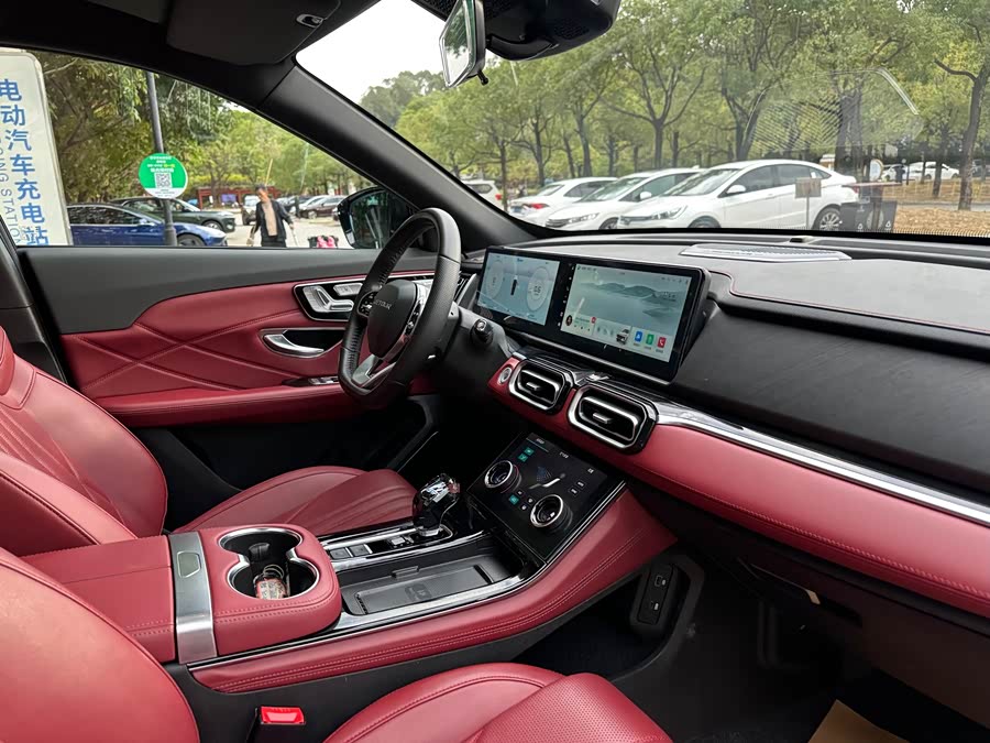 Jetour X70 PLUS 2024 car image #33