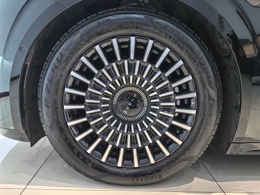 极氪 极氪009 2024 汽车图片 #33