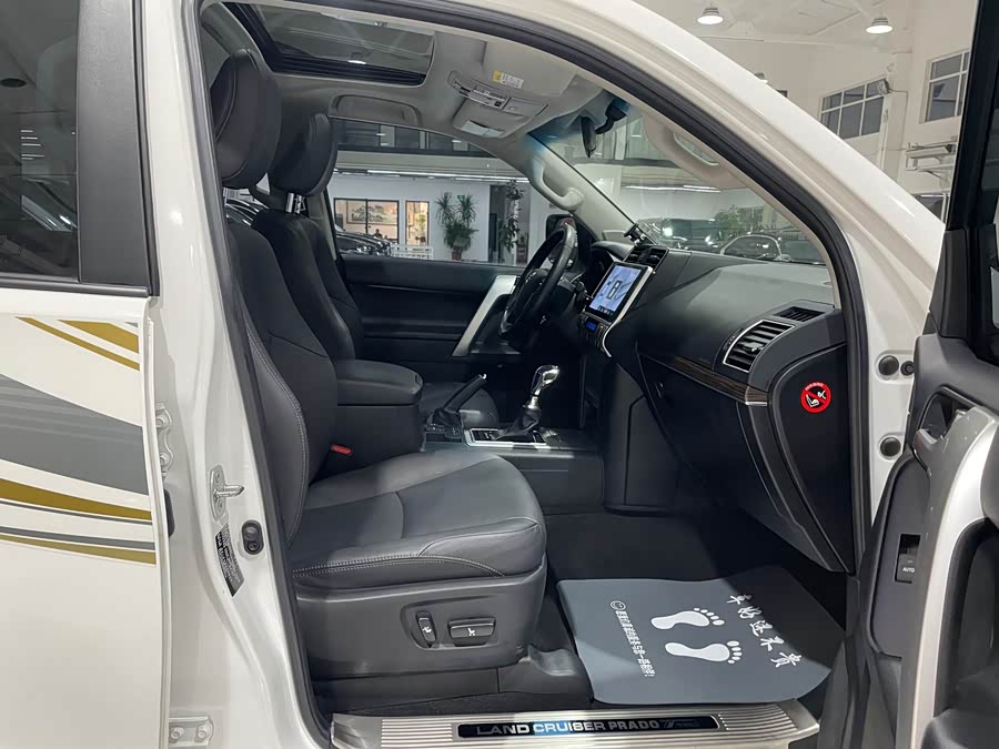 Toyota Land Cruiser Prado 2020 #33 Toyota Land Cruiser Prado 2020 car image #33