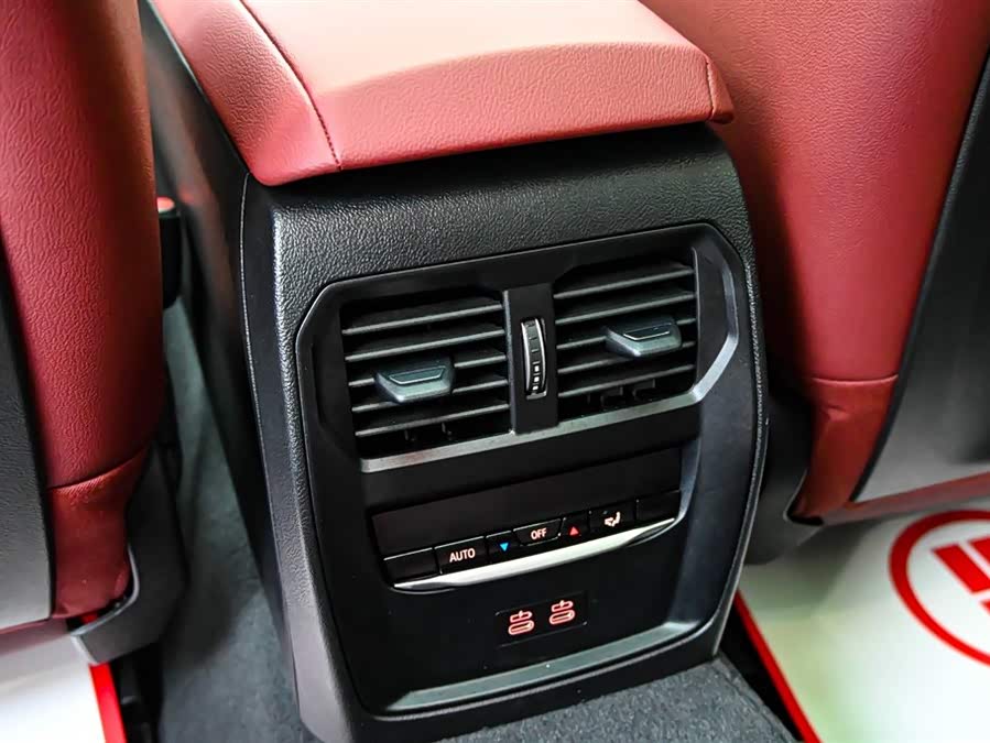 BMW i4 2025 car image #33