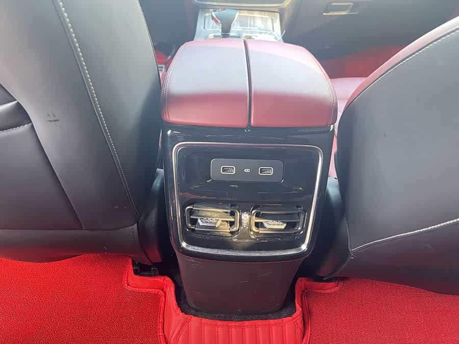 Jetour X70 PLUS 2023 car image #33