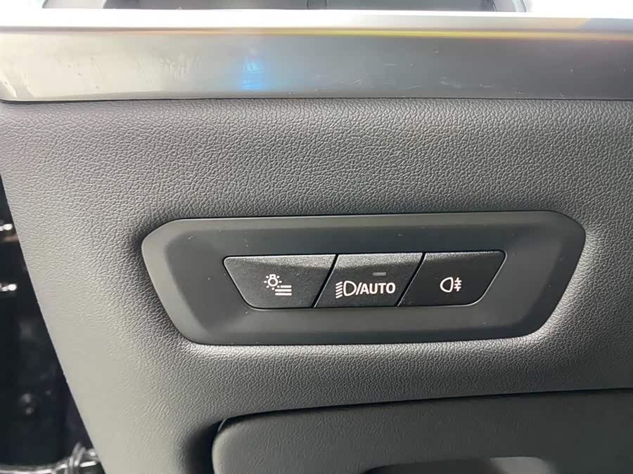 BMW X6 2025 car image #33