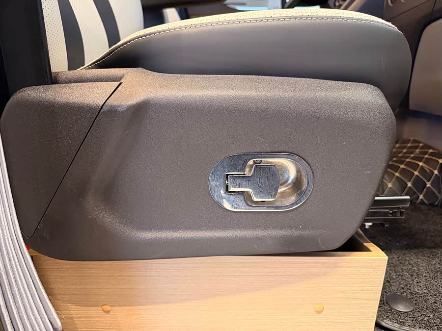 Ford Edge 2023 car image #33
