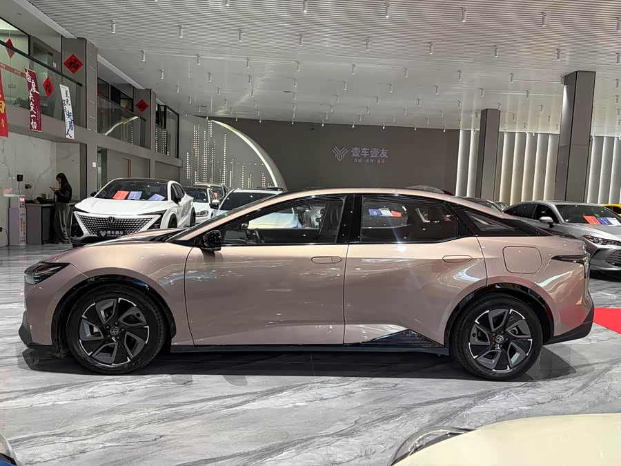 Toyota bZ3 2023 صورة سيارة #33