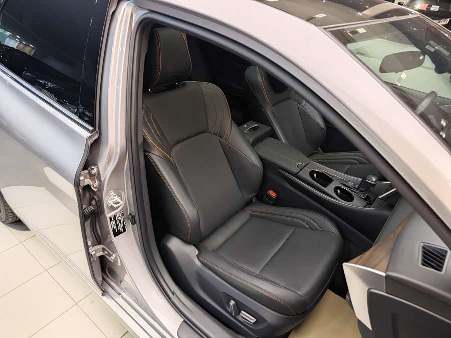Toyota Avalon 2024 car image #33