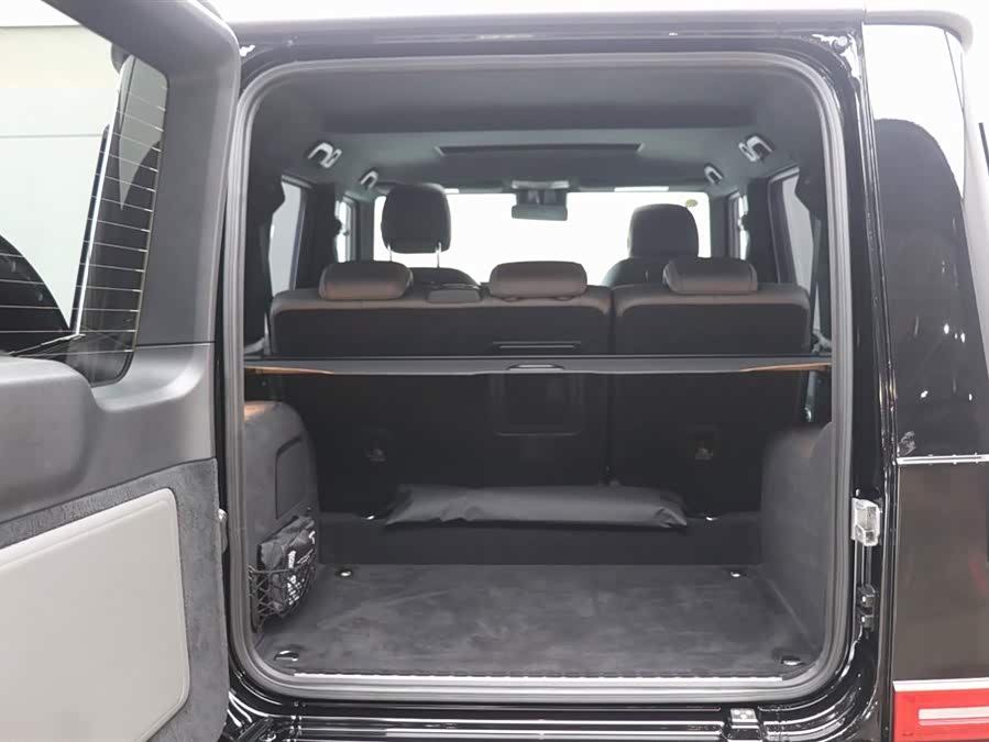 Mercedes-Benz 2025 car image #33