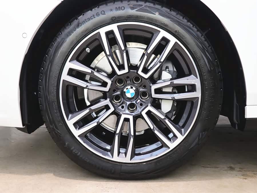 BMW 5 Series 2025 car image #33