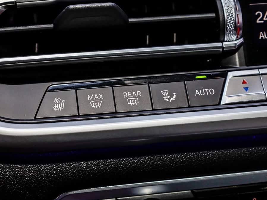 BMW X7 2022 immagine di auto #33