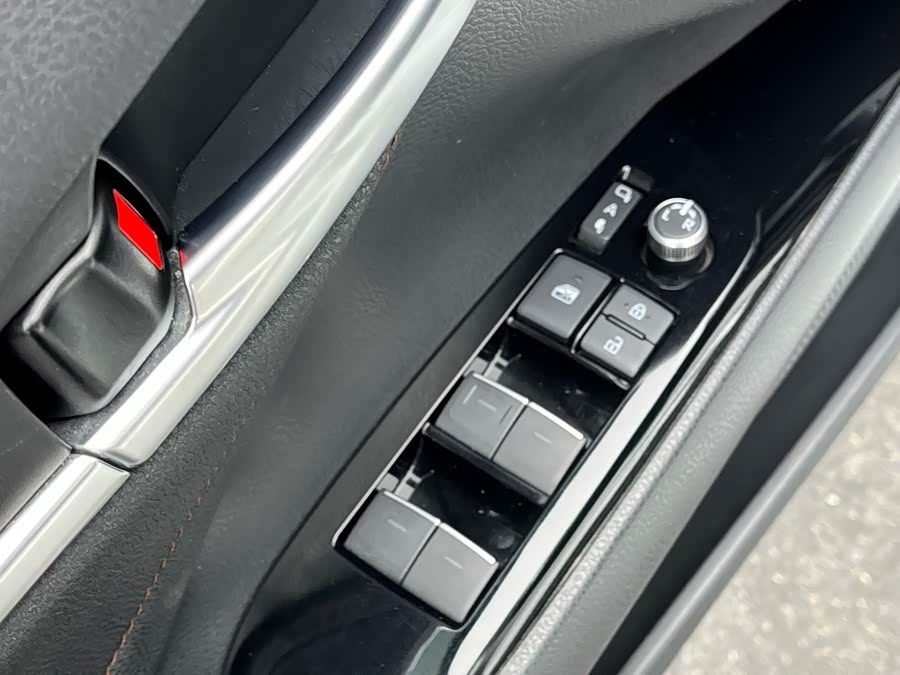 Toyota Camry 2023 car image #33