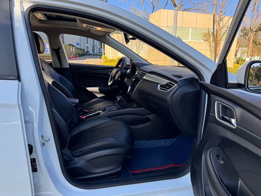 Roewe i5 2020 car image #33