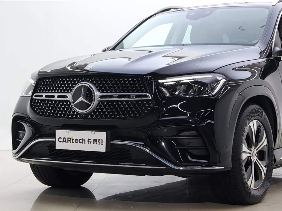 Mercedes-Benz GLE Class 2024 car image #33