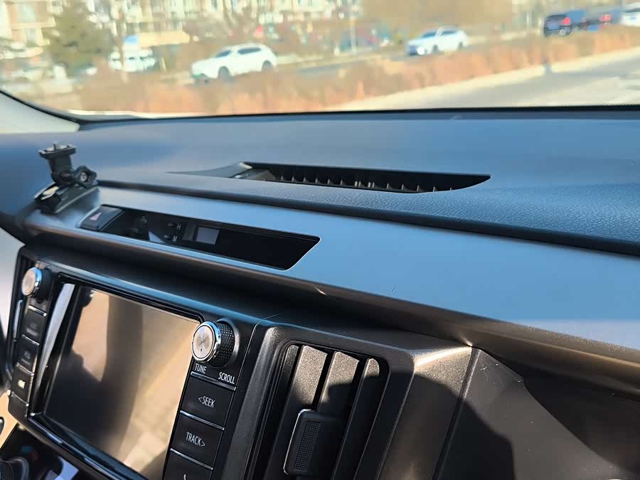 Toyota RAV4 2015 car image #33
