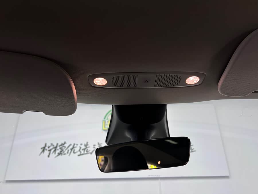 Tesla Model Y 2022 car image #33