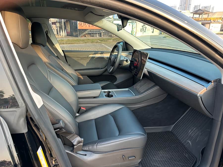 Tesla Model Y 2022 #33 Tesla Model Y 2022 car image #33
