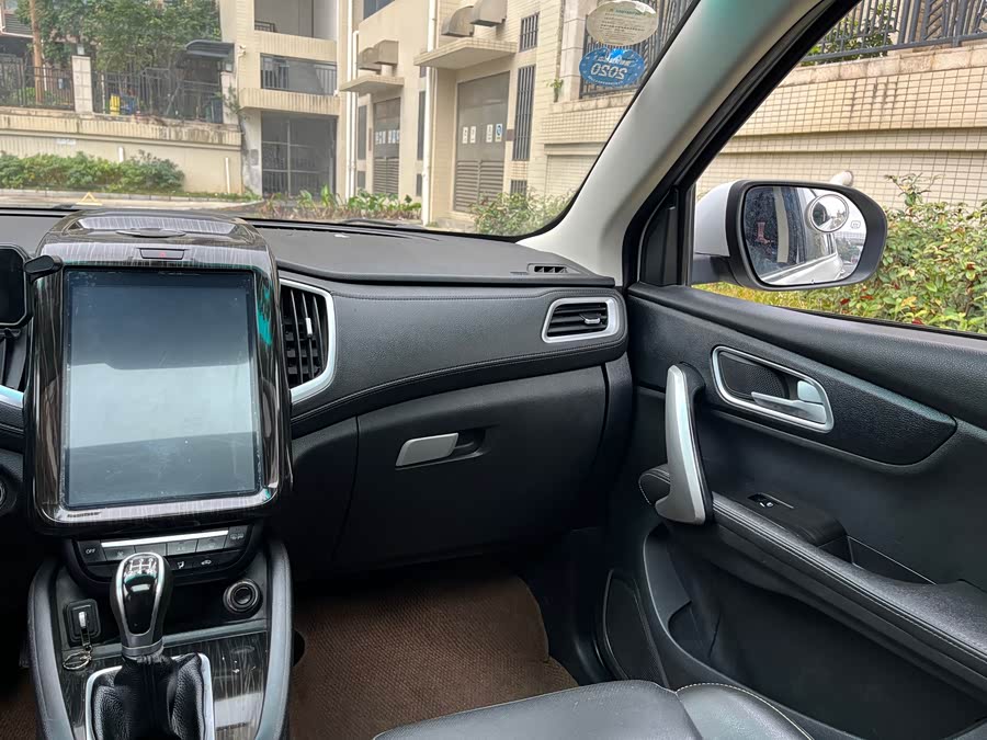 SWM斯威汽车 SWM斯威X7 2016 汽车图片 #33