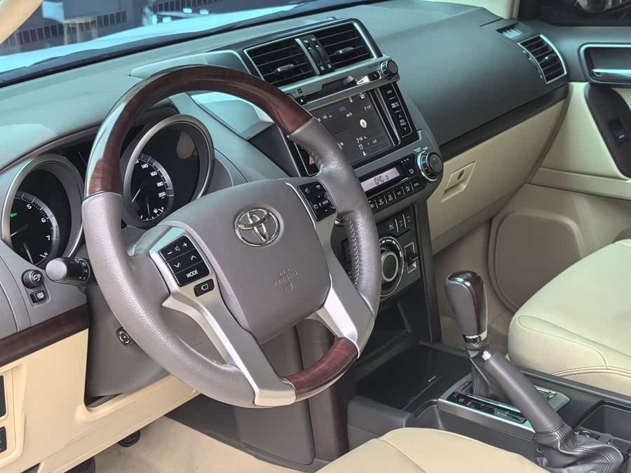 Toyota Land Cruiser Prado 2017 #33 Toyota Land Cruiser Prado 2017 car image #33