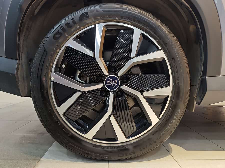 BYD SongL DM-i 2025 car image #33