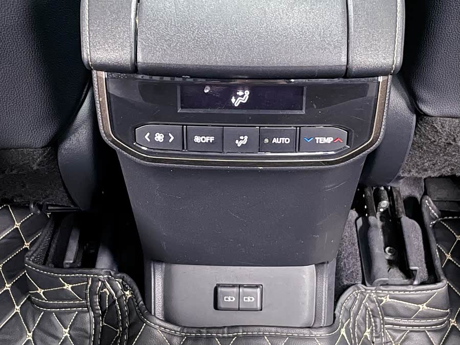 Toyota Highlander 2023 car image #33