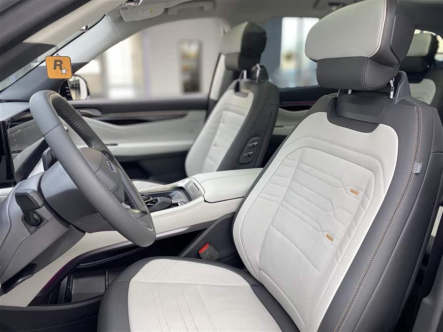 Ford Edge 2023 car image #33