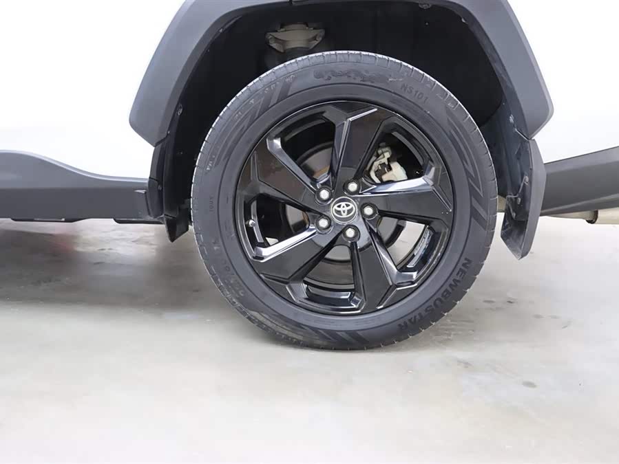 Toyota RAV4 2020 car image #33