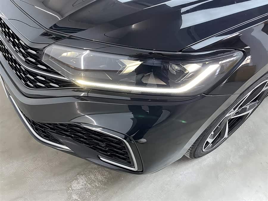 Volkswagen Passat 2023 car image #33