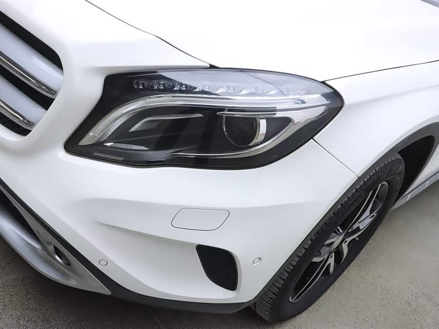 Mercedes-Benz GLA Class 2016 car image #33