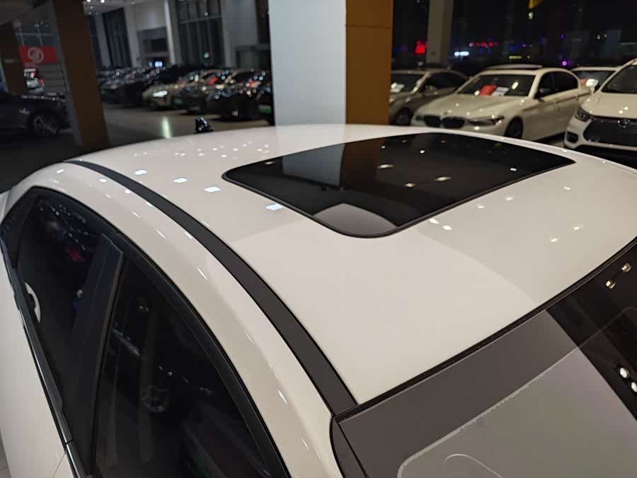 Hyundai Elantra 2023 immagine di auto #33