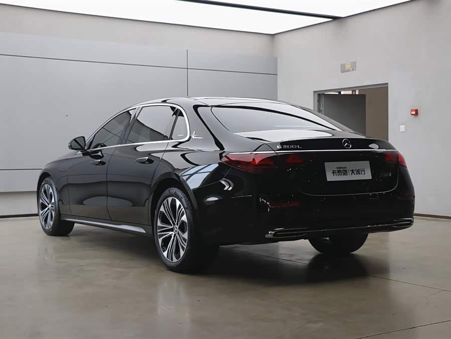 Mercedes-Benz E Class 2025 car image #33