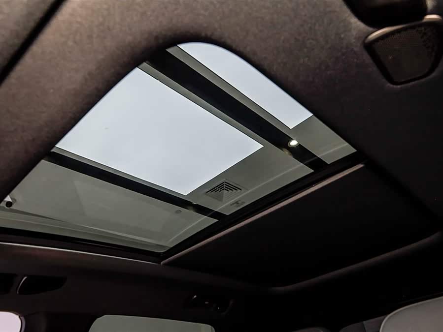 Lynk & Co 08 EM-P 2024 car image #33