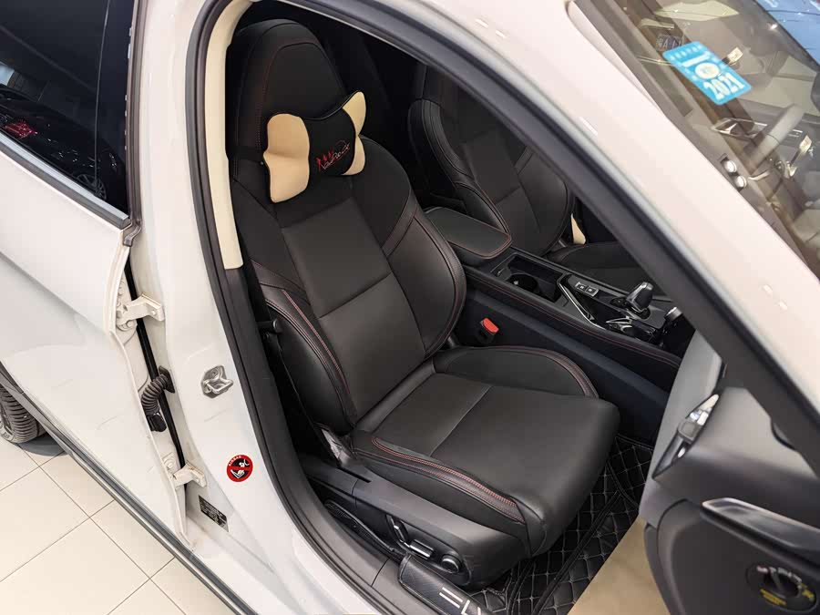 Lynk & Co 02 2019 #33 Lynk & Co 02 2019 car image #33