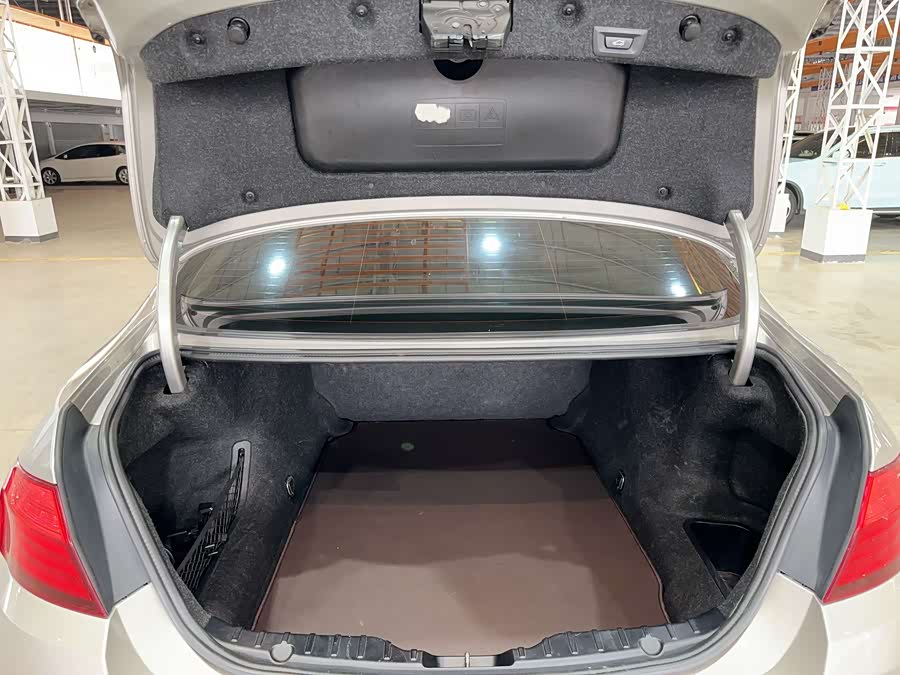 BMW 5 Series 2016 car image #33